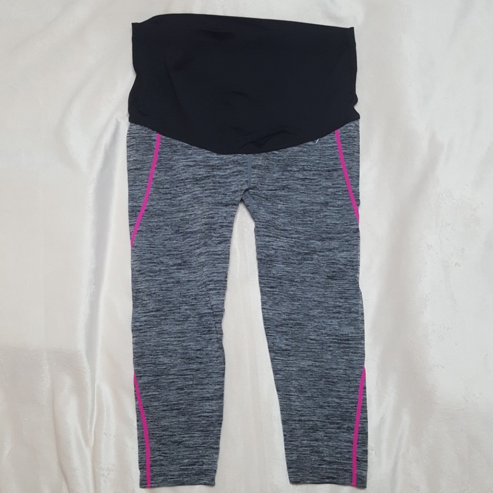 Maternity workout capris